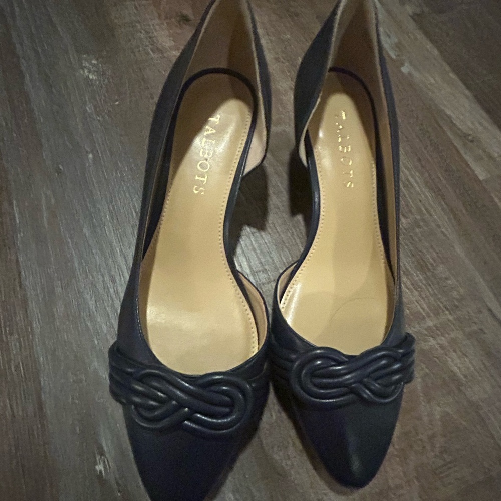 50%offw❤️ Talbots Leather Heel New 6.5  Laney D'Orsay Wedge knot detail